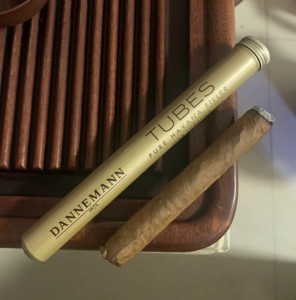 丹纳曼潘泰拉 - 图片