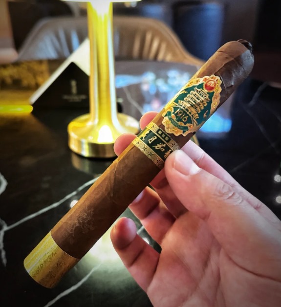 黄鹤楼兽首 - 图片